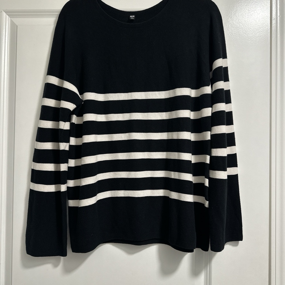 Uniqlo Black Textured Knit Top